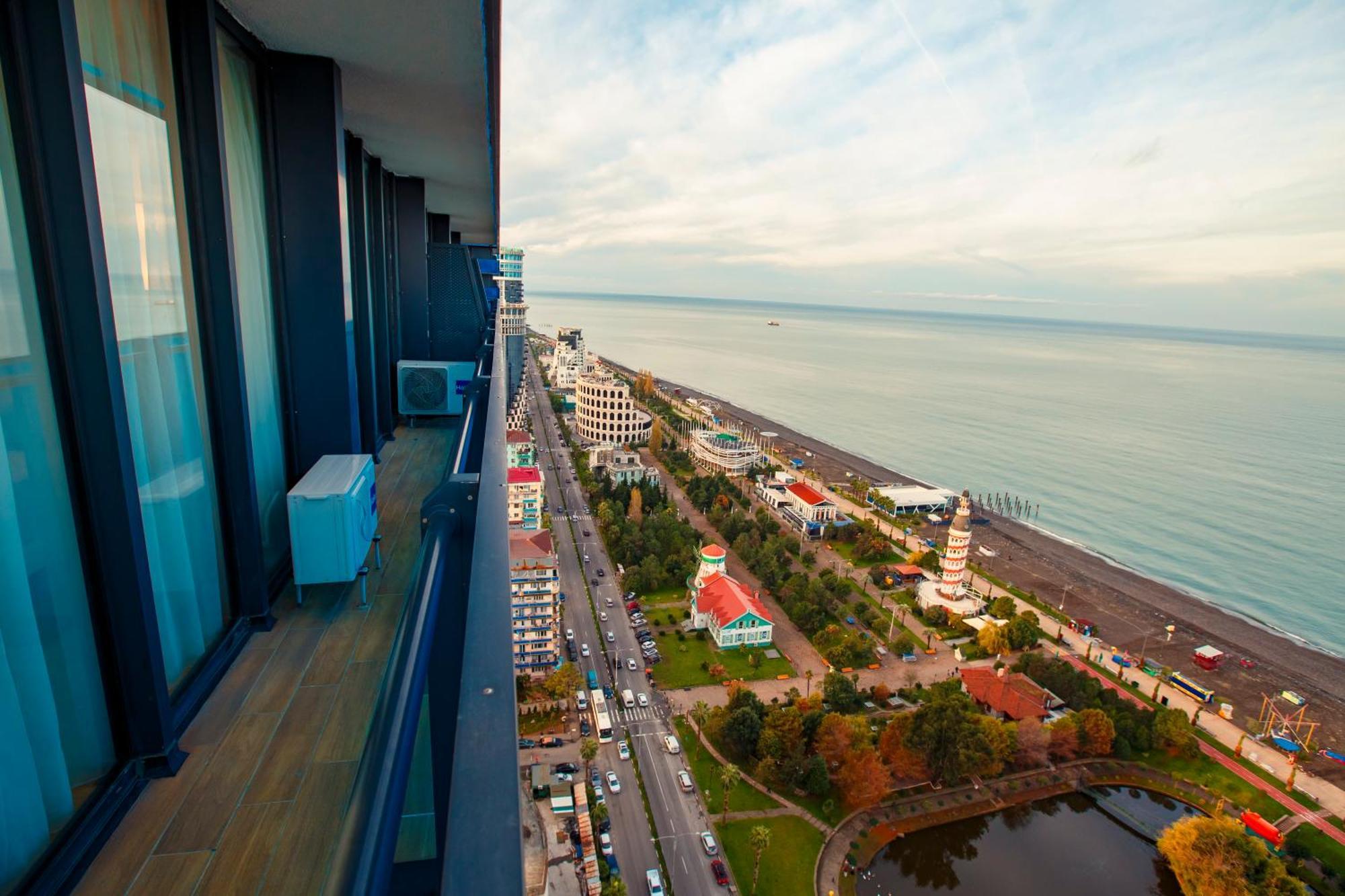 Panorama Orbi Beach Resort Center Suite Батуми Экстерьер фото