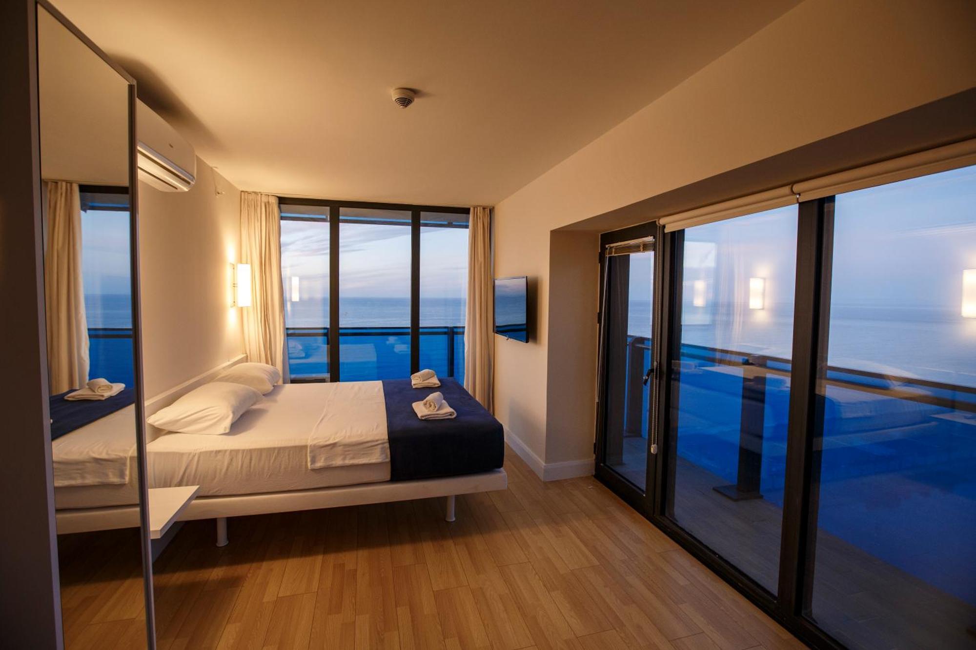 Panorama Orbi Beach Resort Center Suite Батуми Экстерьер фото